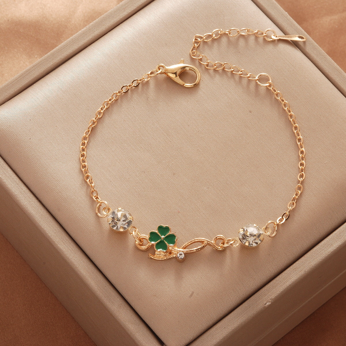 Full Of Diamond Four-leaf Clover Female Bracelets