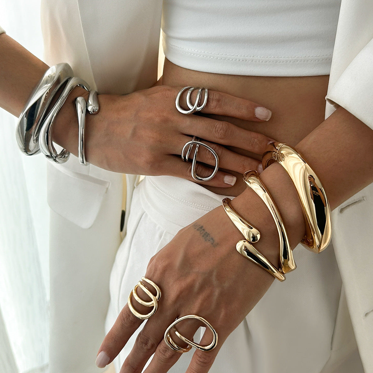 Personalized Metal Glossy Open-ended Simple Suit Bracelet