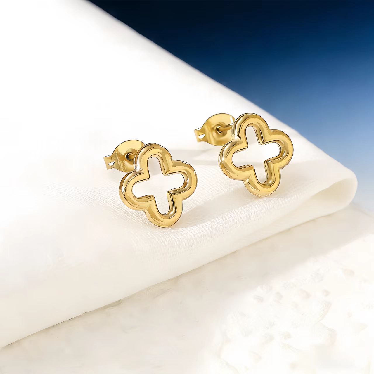 Stainless Steel Hollow Clover Four-leaf Ear Fashionable All Bracelets