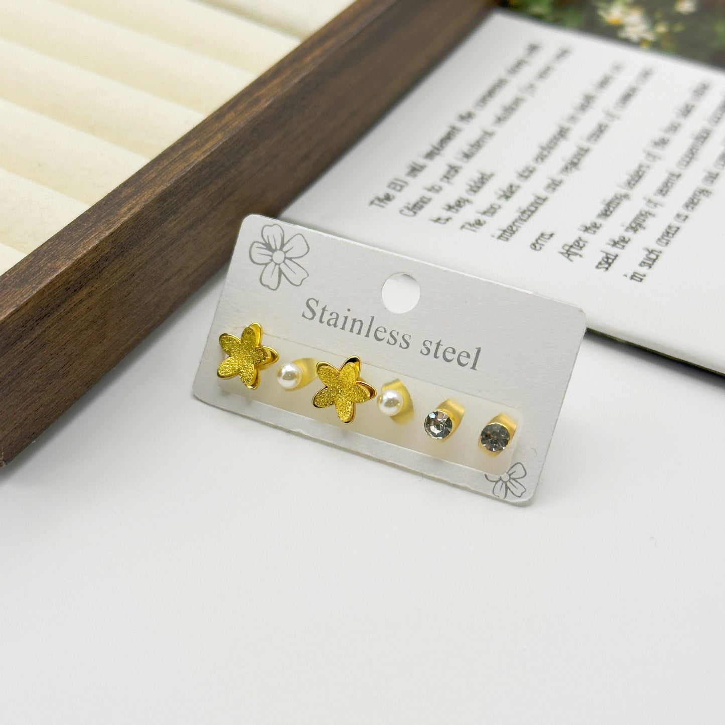 Women's Fashionable Golden Brushed Simple Affordable Luxury Earrings