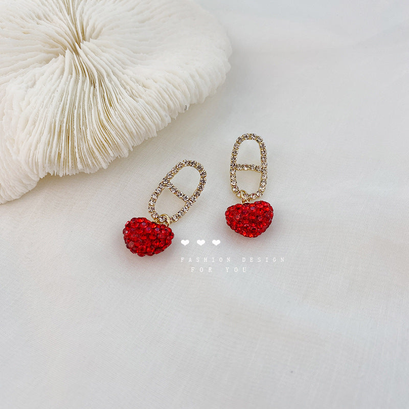 Pendentif d'amour festif rouge mignon et boucles d'oreilles