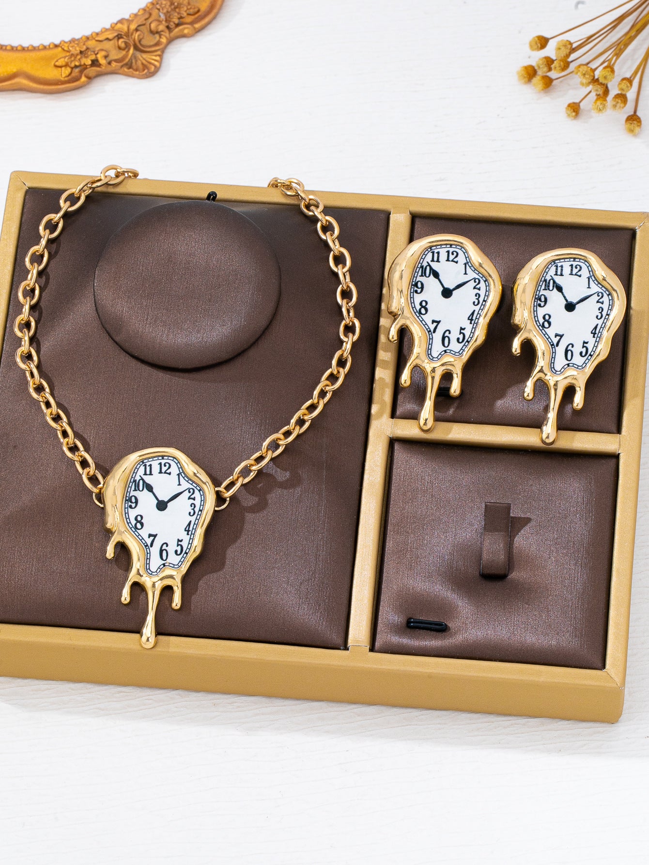 Niche Melting Clock Suite Artistic Sense Dali Wind Rings