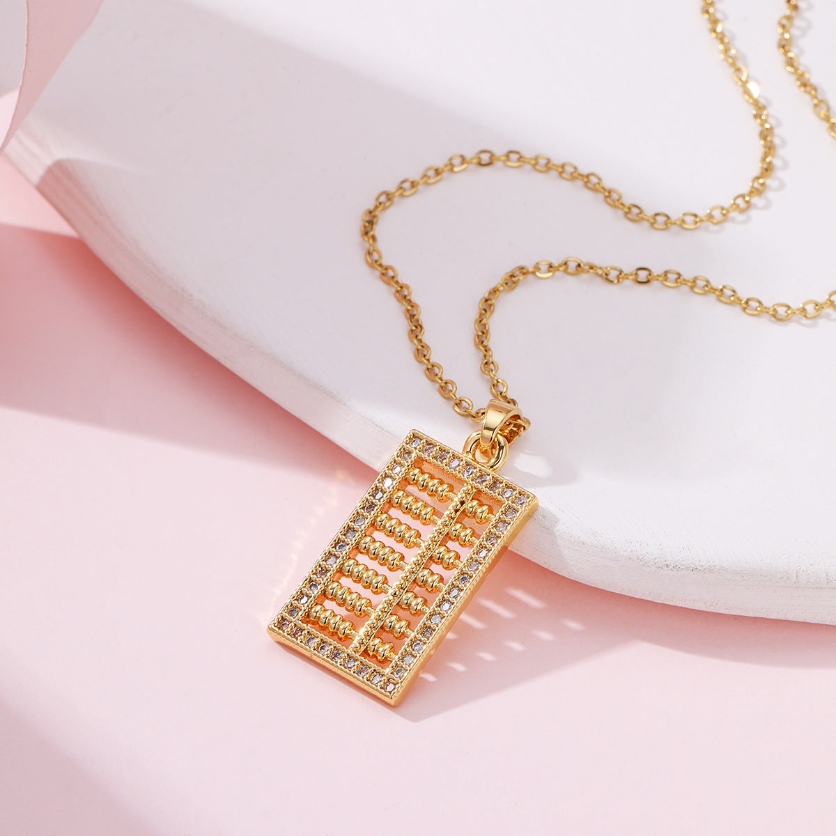 Female Refined Stylish Versatile Light Luxury Necklace