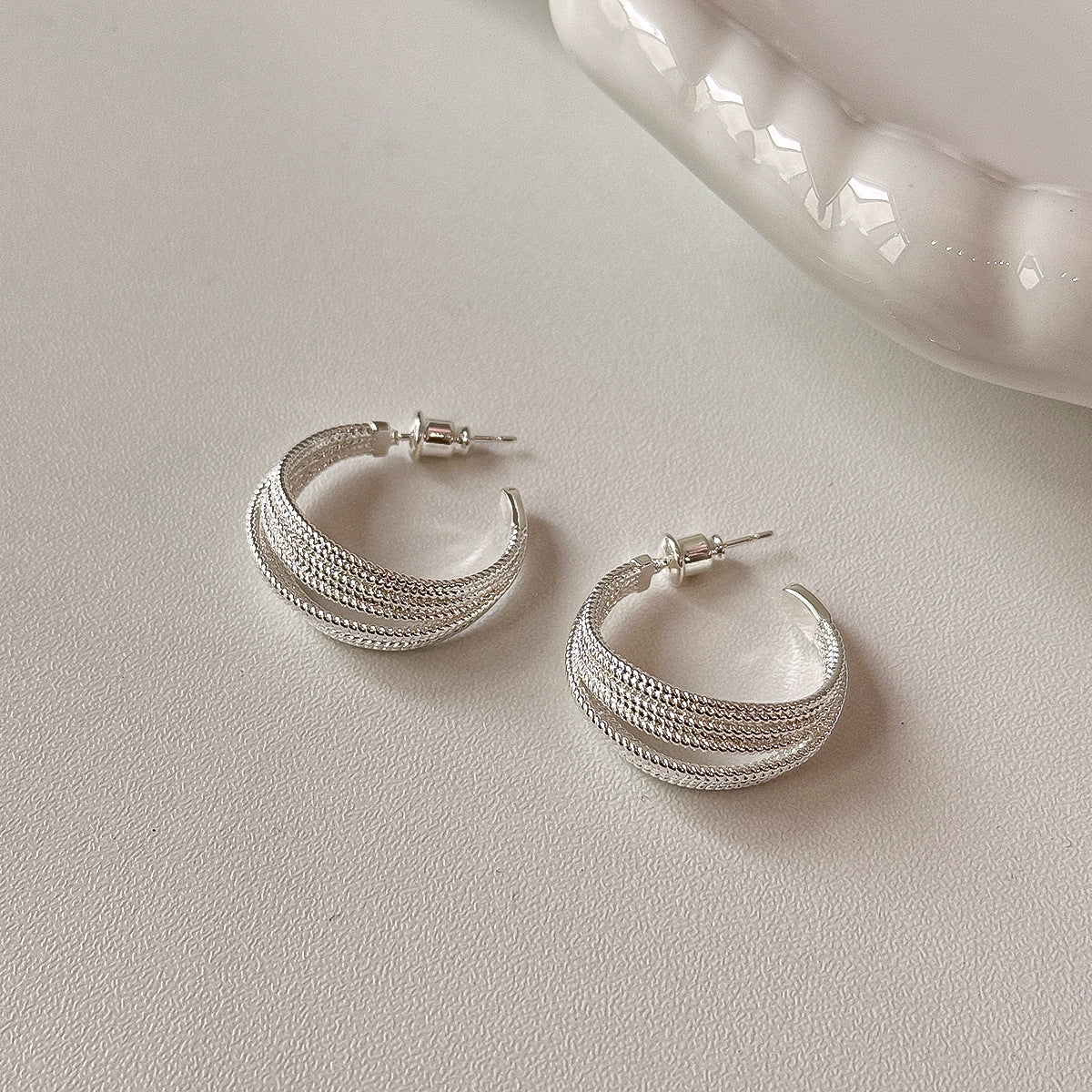 High-grade Cold Style Sier Pin Commute Stud Earrings