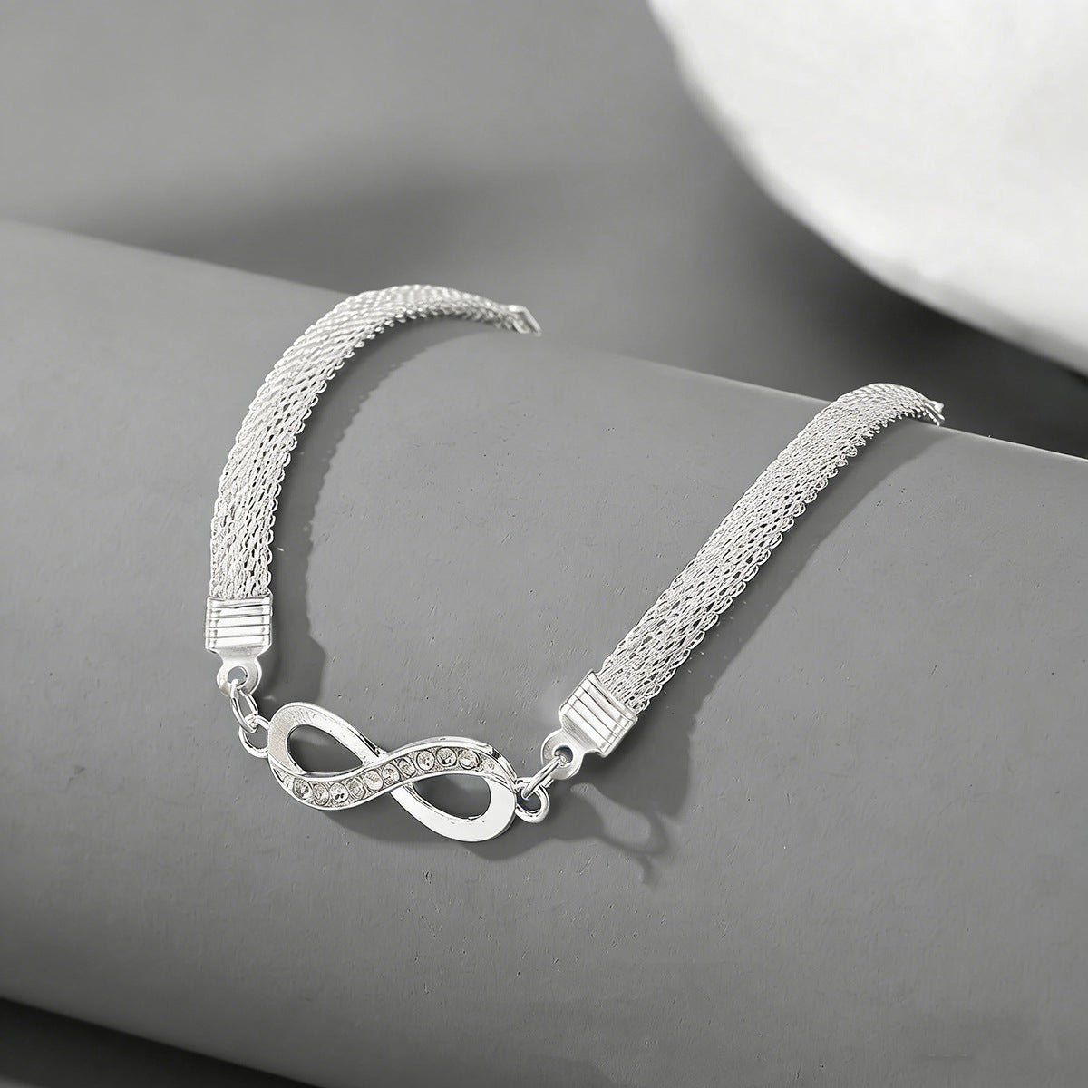 Fashion Creative Infinite Shape Design Ladies Niche Temperament Bracelet
