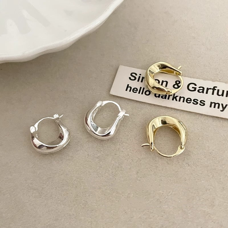Women's Niche High-grade Cold Style Golden Simple Ear Buckle