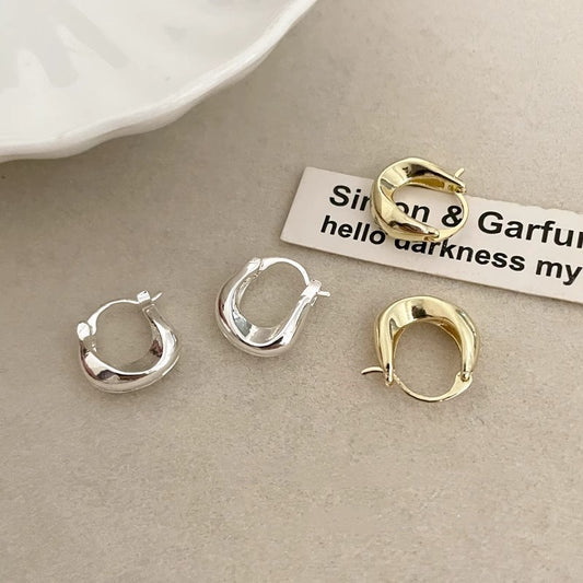 Women's Niche High-grade Cold Style Golden Simple Ear Buckle